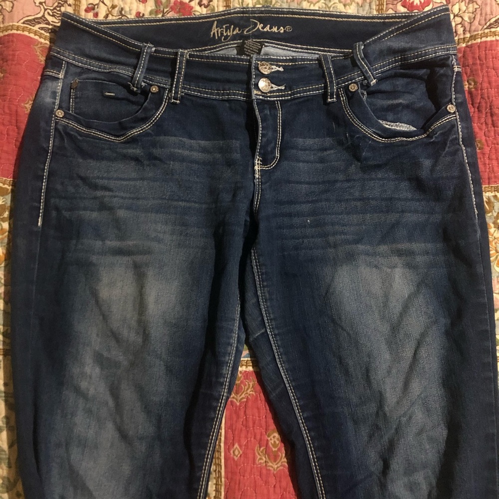 Ariya Jeans